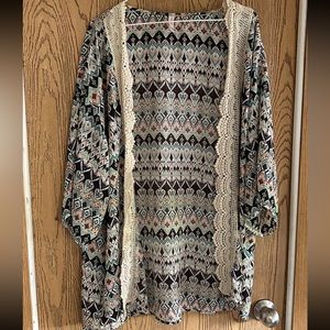 Xhilaration kimono/cover up in a size L/XL